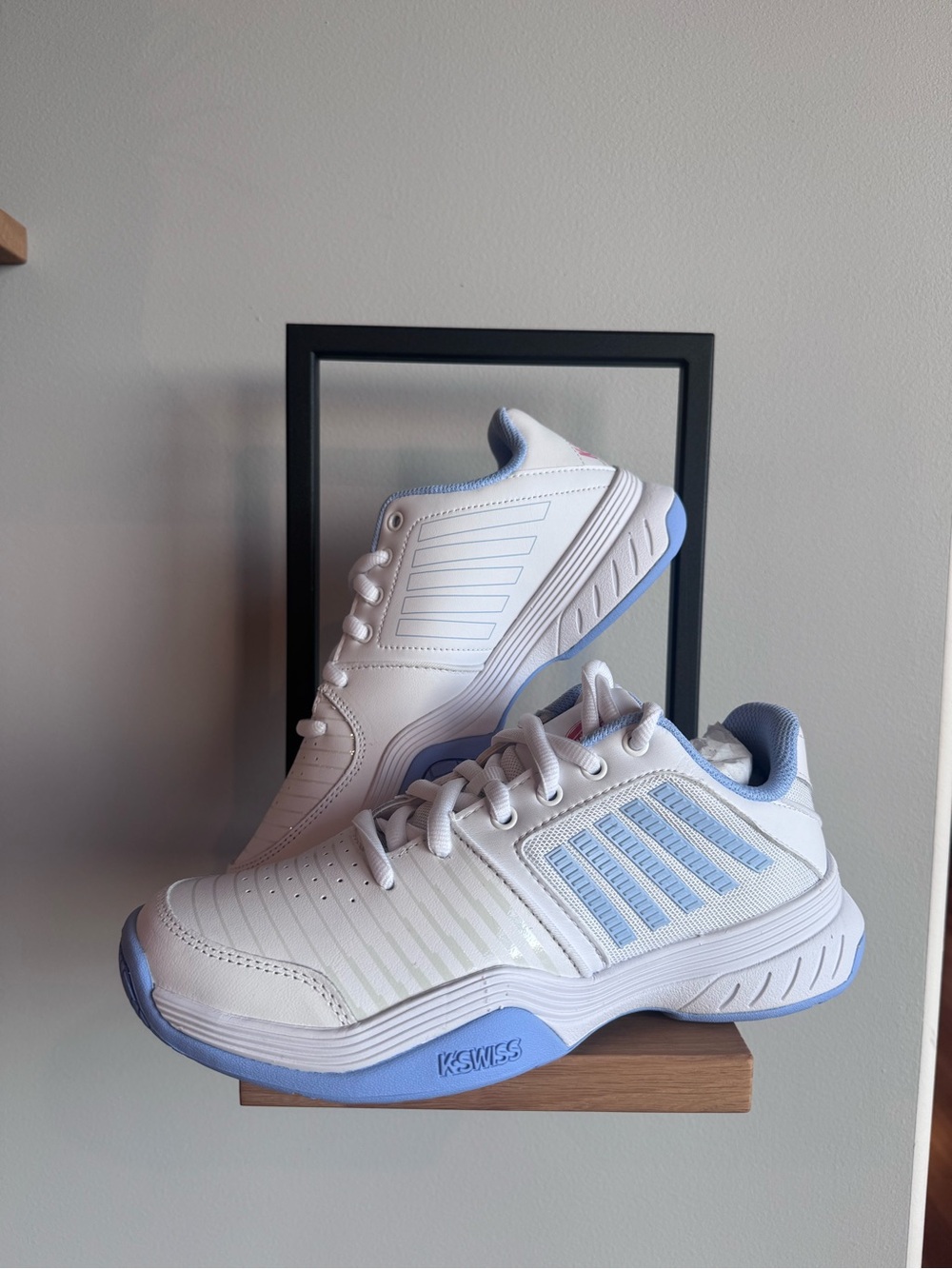 K-Swiss White Sneakers with Light Blue Accents size 7.5 women’s - Picture 4 of 6